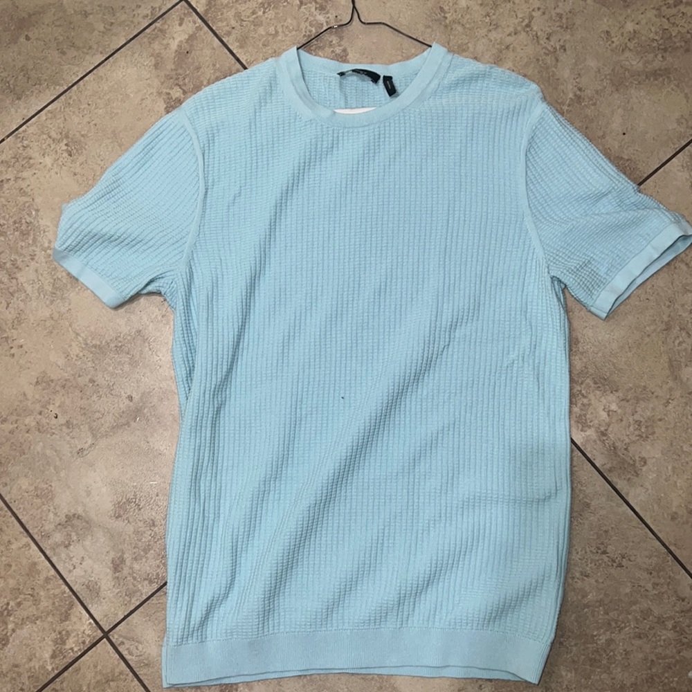 THEORY MENS SMALL. RIBBED LIGHT BLUE SHIRT UNWORN